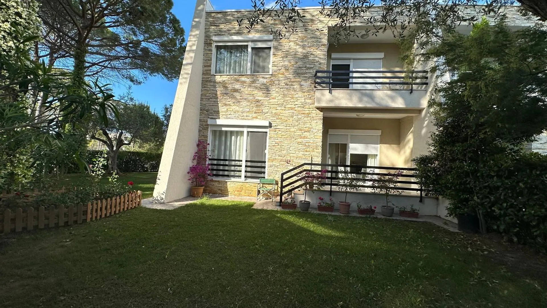 Vila Neziri Durres