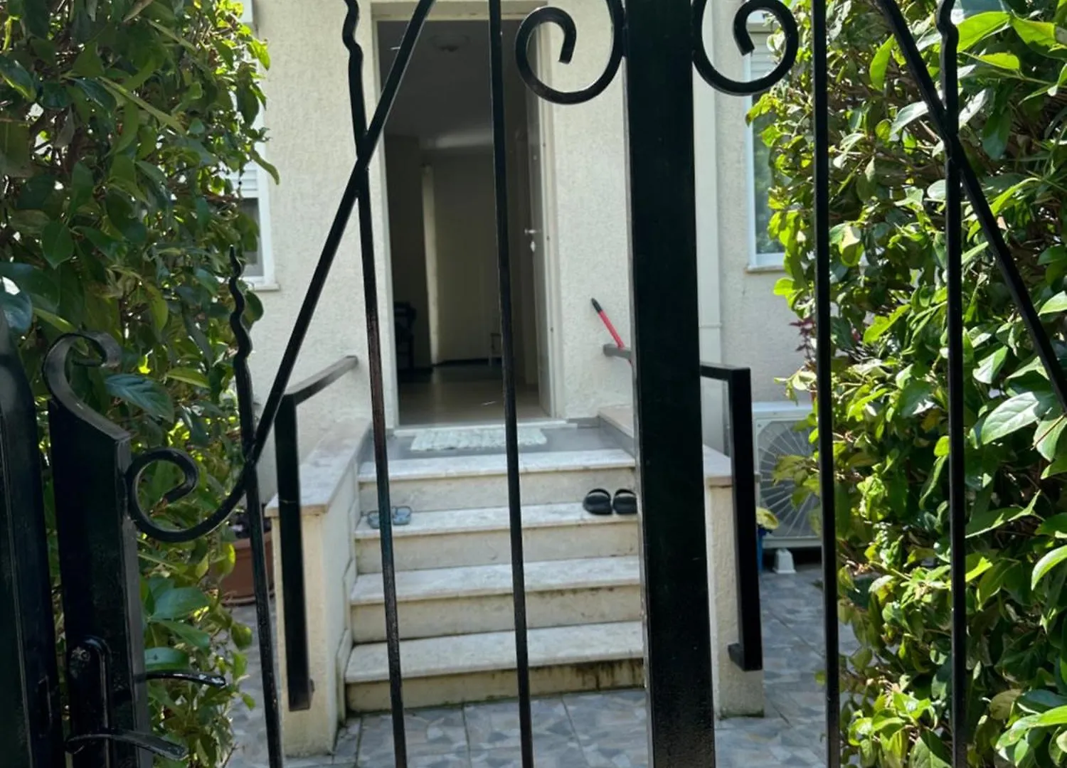 Vila Neziri Durres Villa